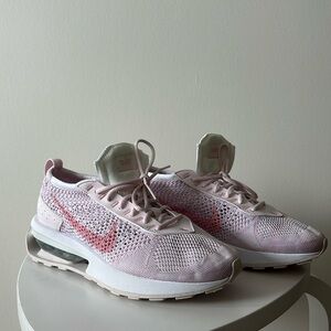 Women’s Nike shoes